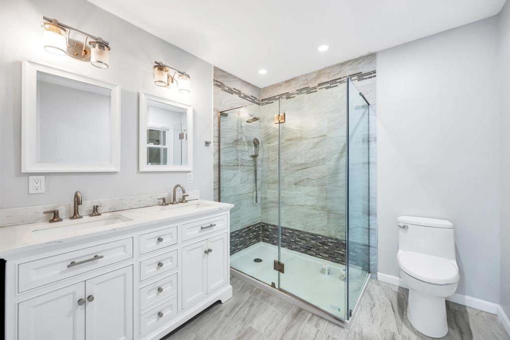 54 Pine Hill Lane, Dix Hills, NY 11746