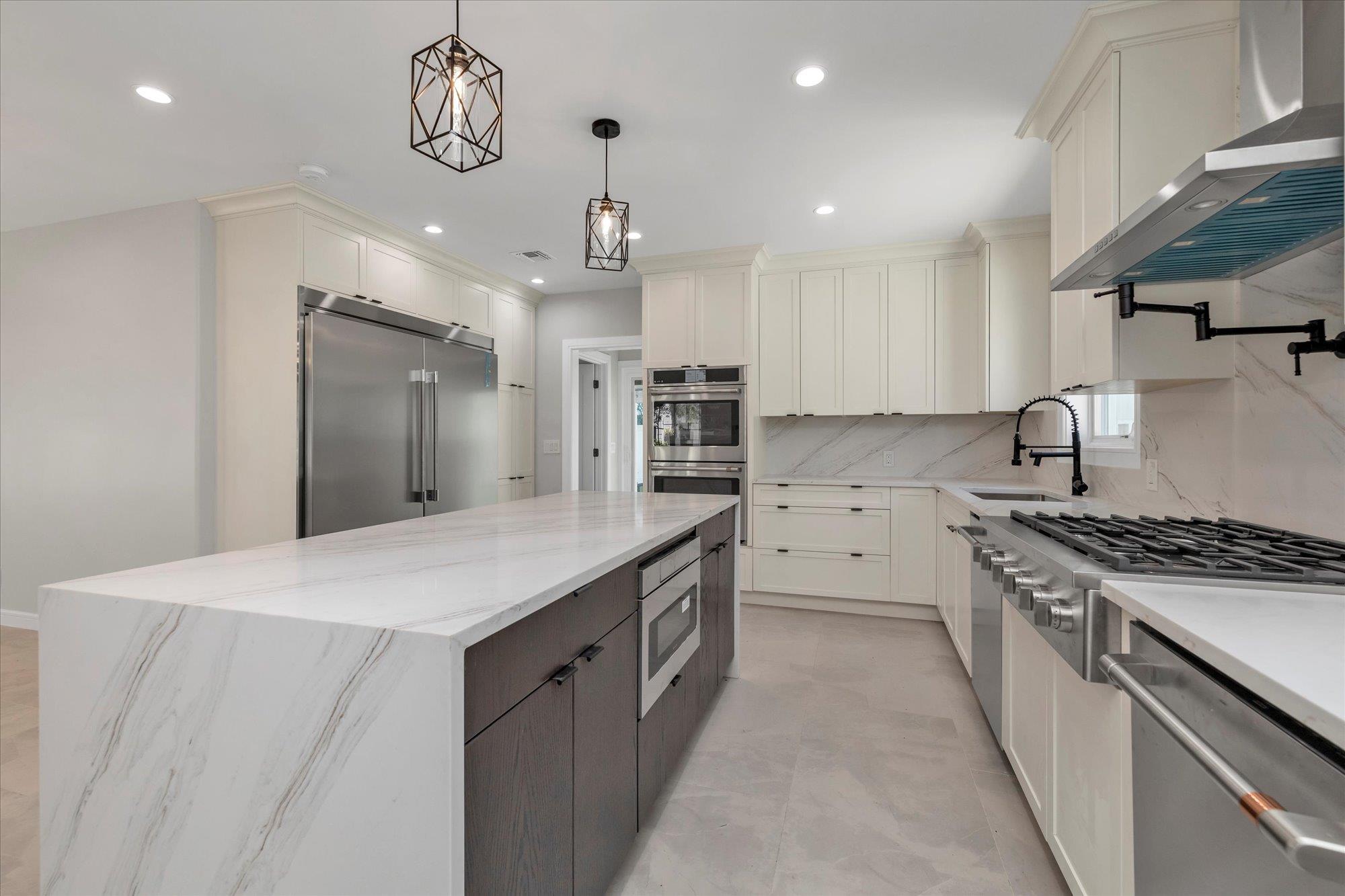 439 Bayview Avenue, Cedarhurst, NY 11516