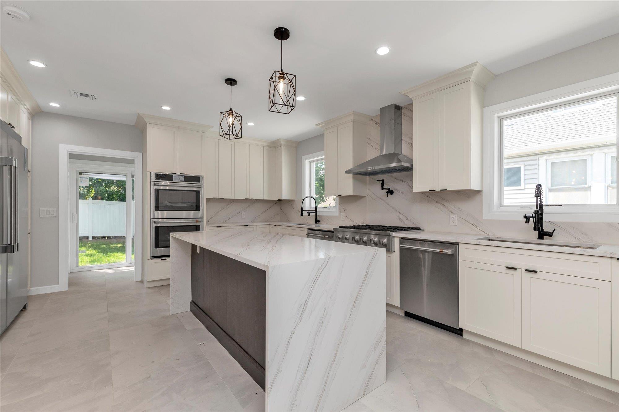 439 Bayview Avenue, Cedarhurst, NY 11516