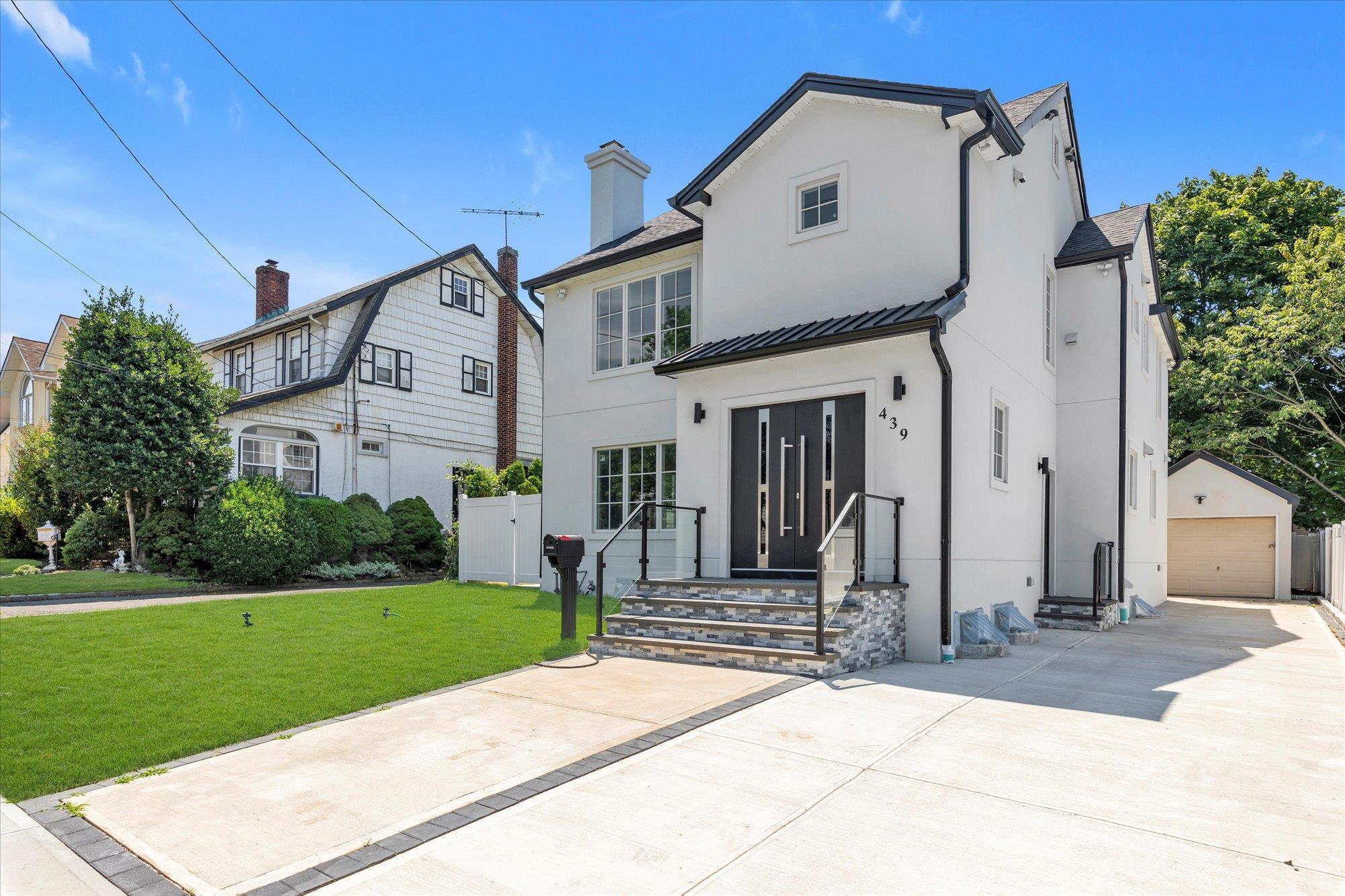 439 Bayview Avenue, Cedarhurst, NY 11516