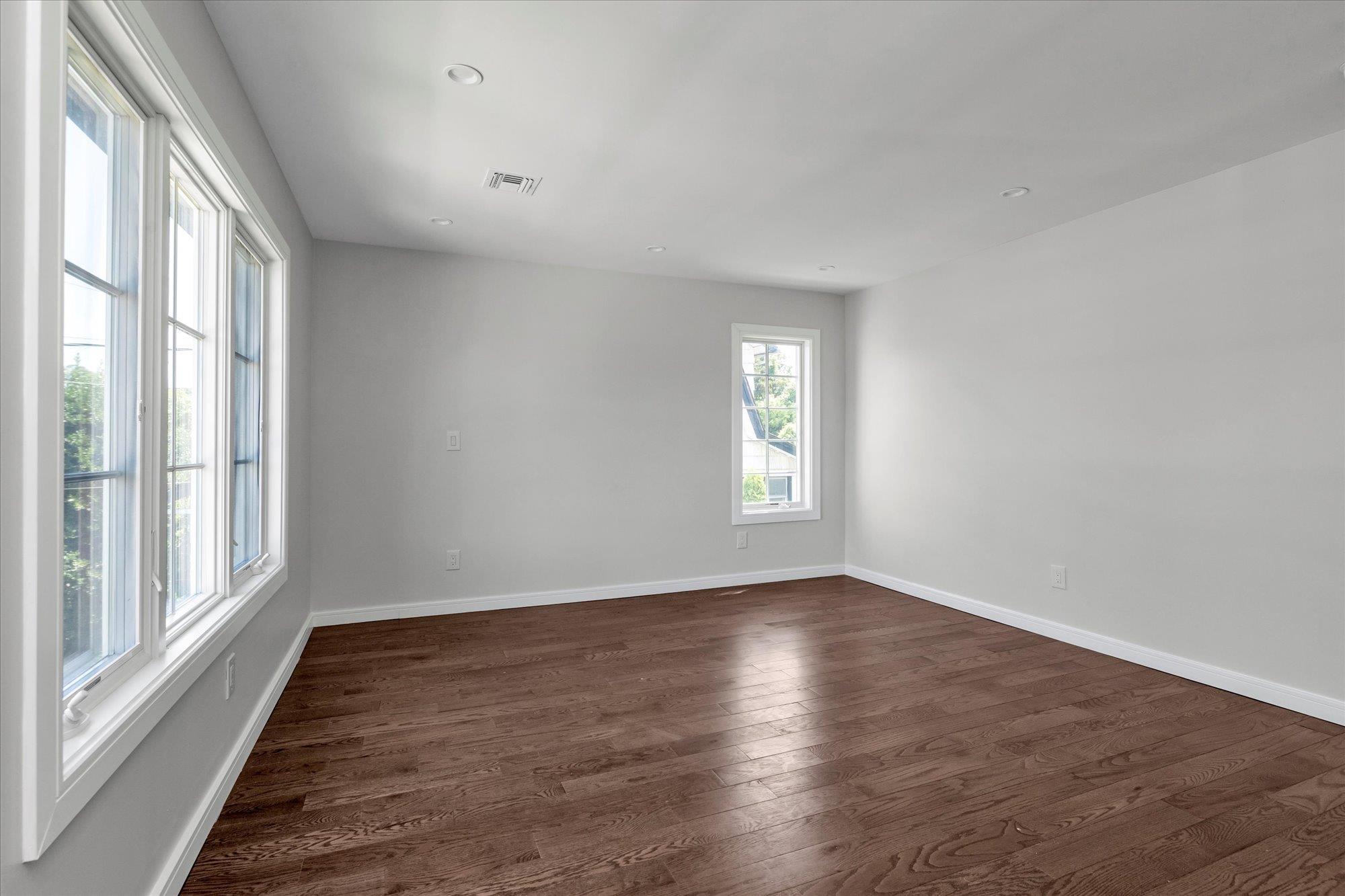 439 Bayview Avenue, Cedarhurst, NY 11516