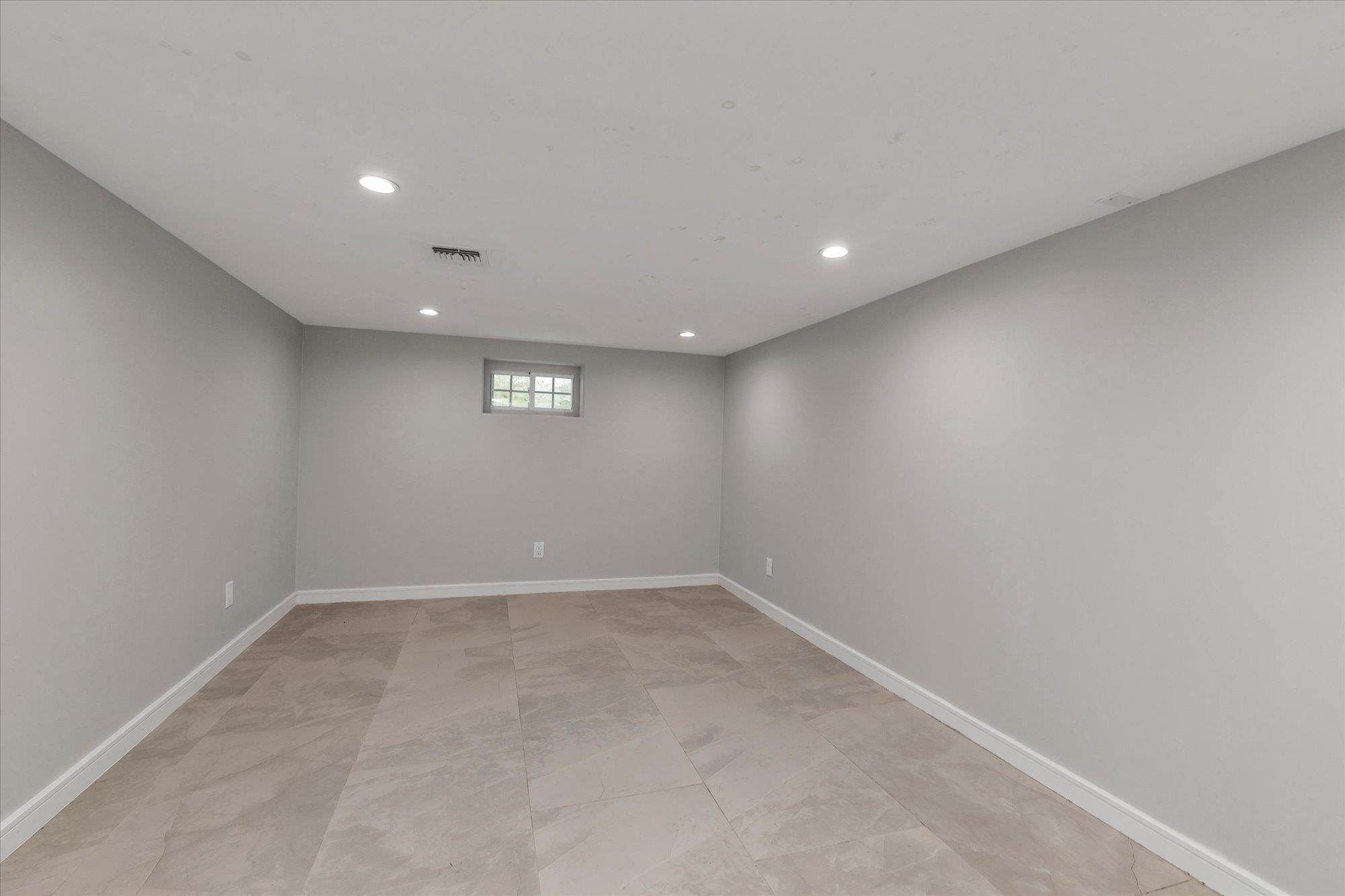 439 Bayview Avenue, Cedarhurst, NY 11516