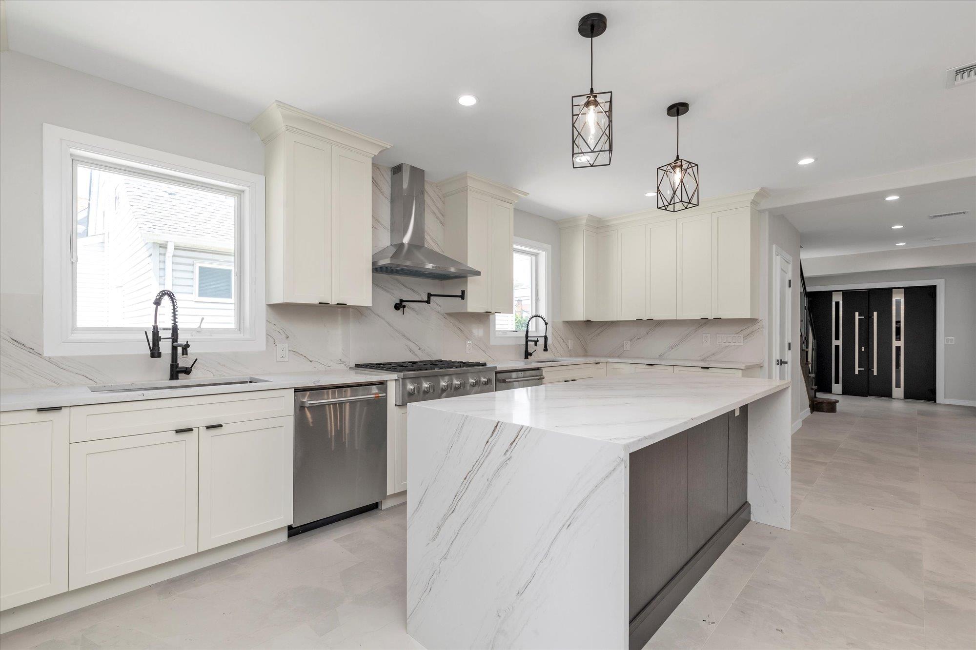 439 Bayview Avenue, Cedarhurst, NY 11516