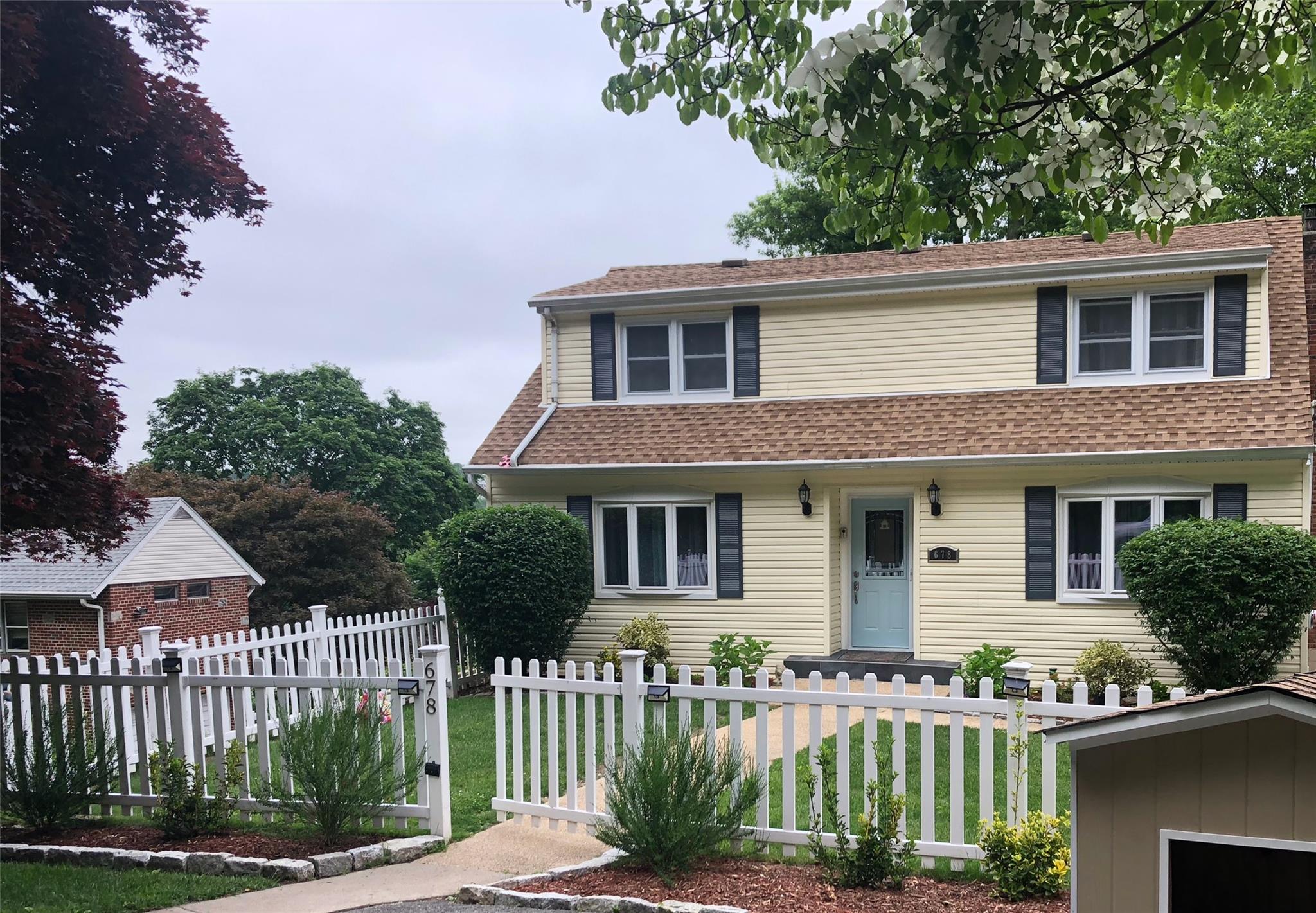 678 Bellevue Avenue N, Yonkers, NY 10703
