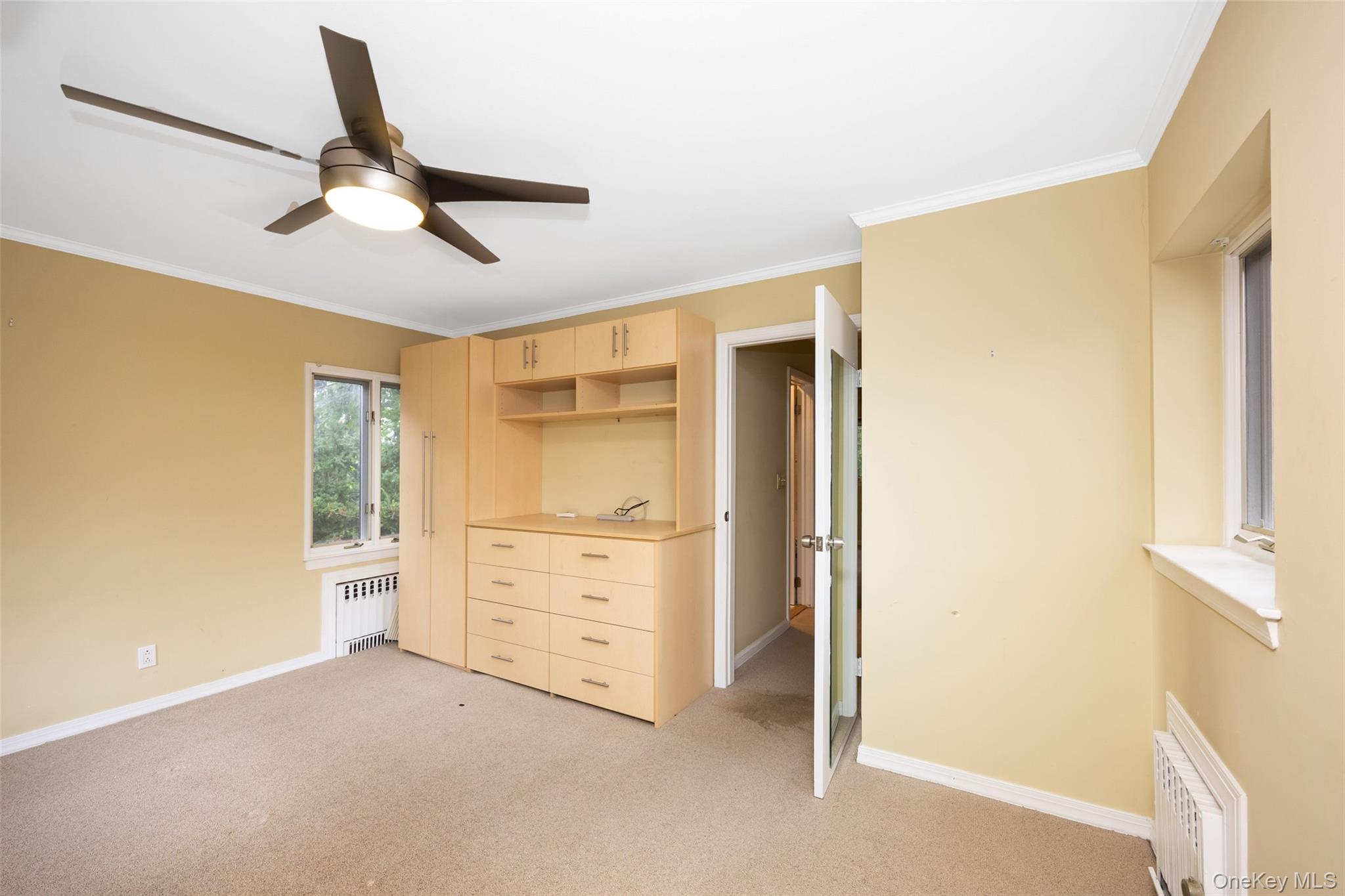 3 Buckingham Place, Great Neck, NY 11021