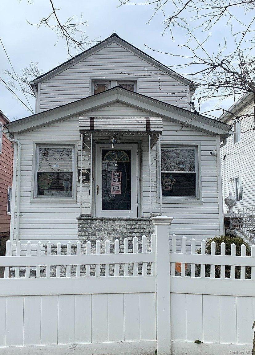 166-05 144 ave, Jamaica, NY 11434