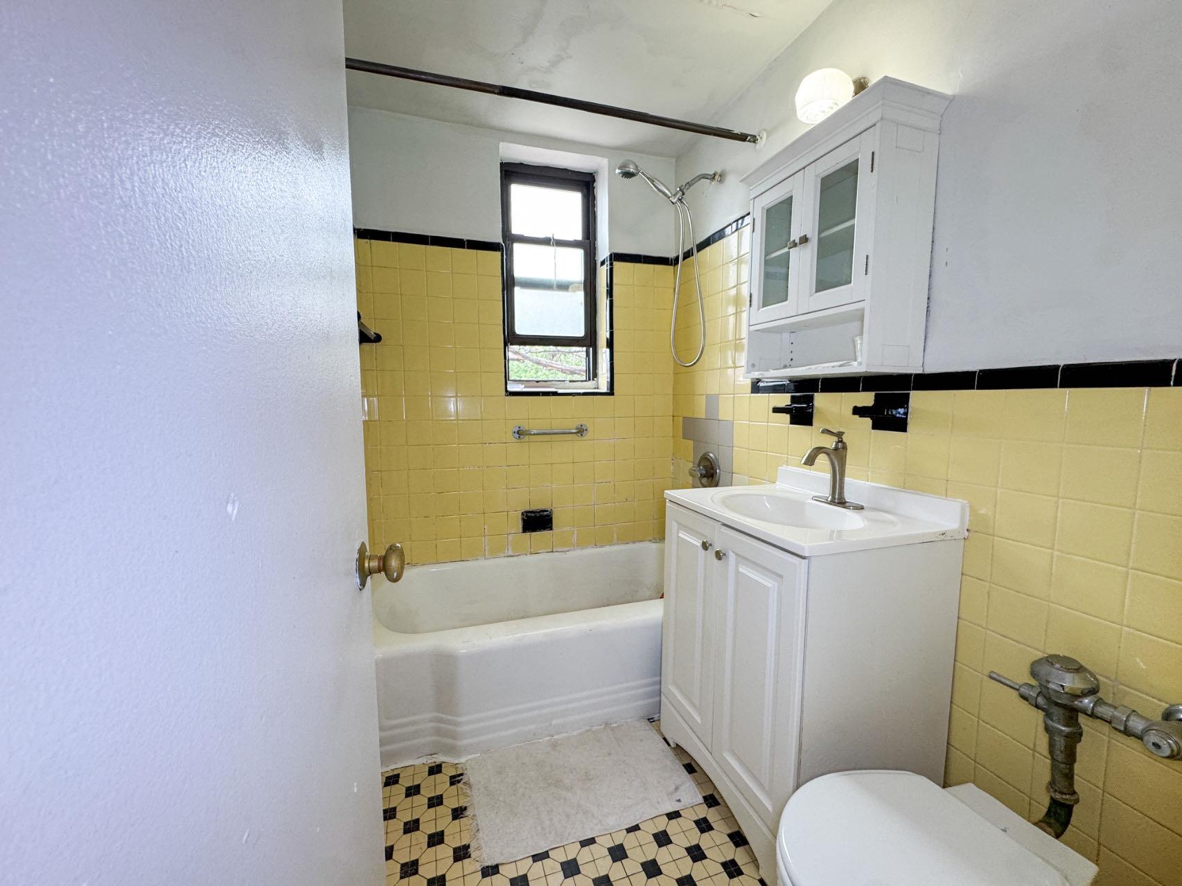 8830 182nd Street # 3F, Hollis, NY 11423