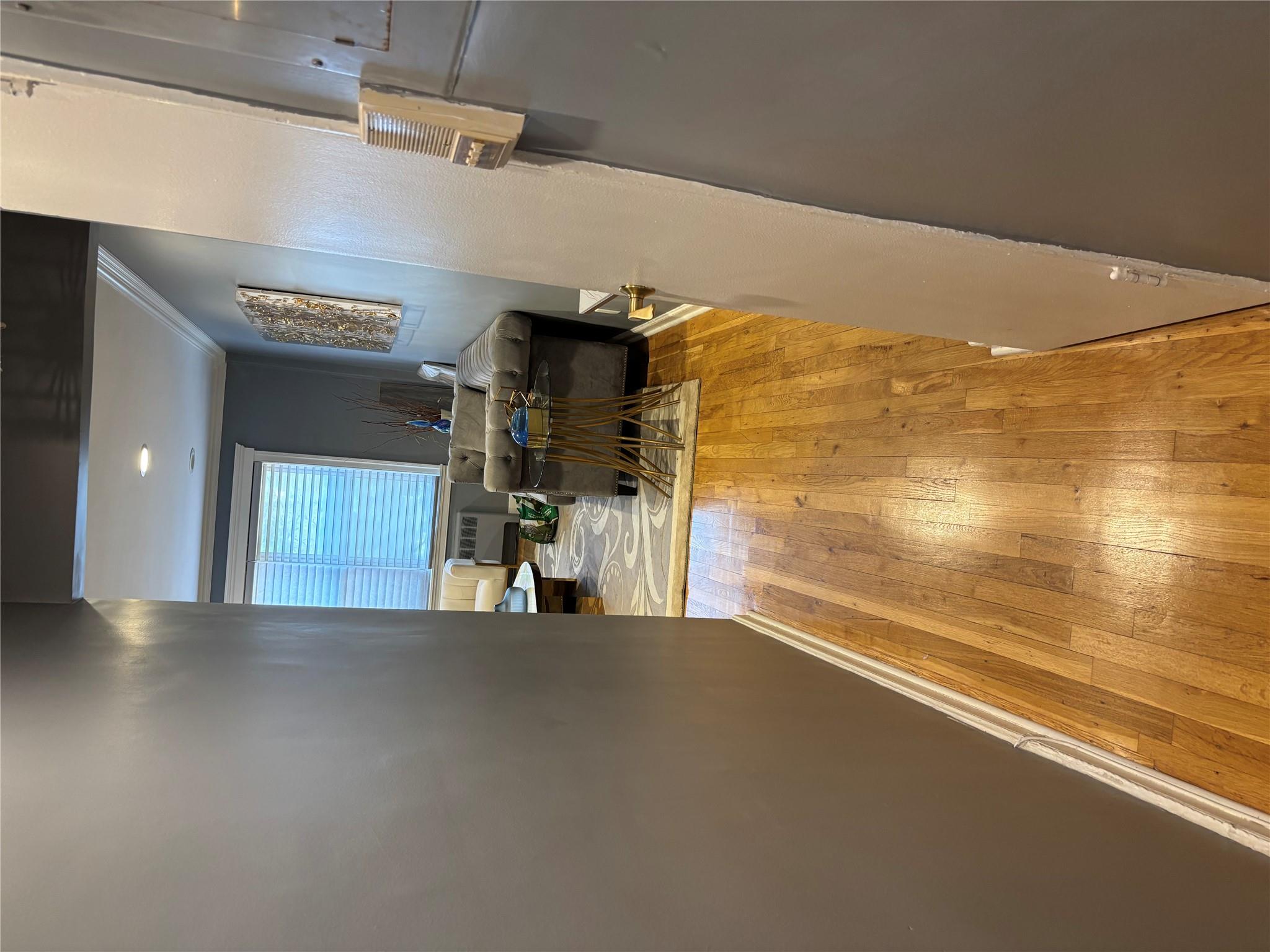 285 Central Avenue # A8, Lawrence, NY 11559