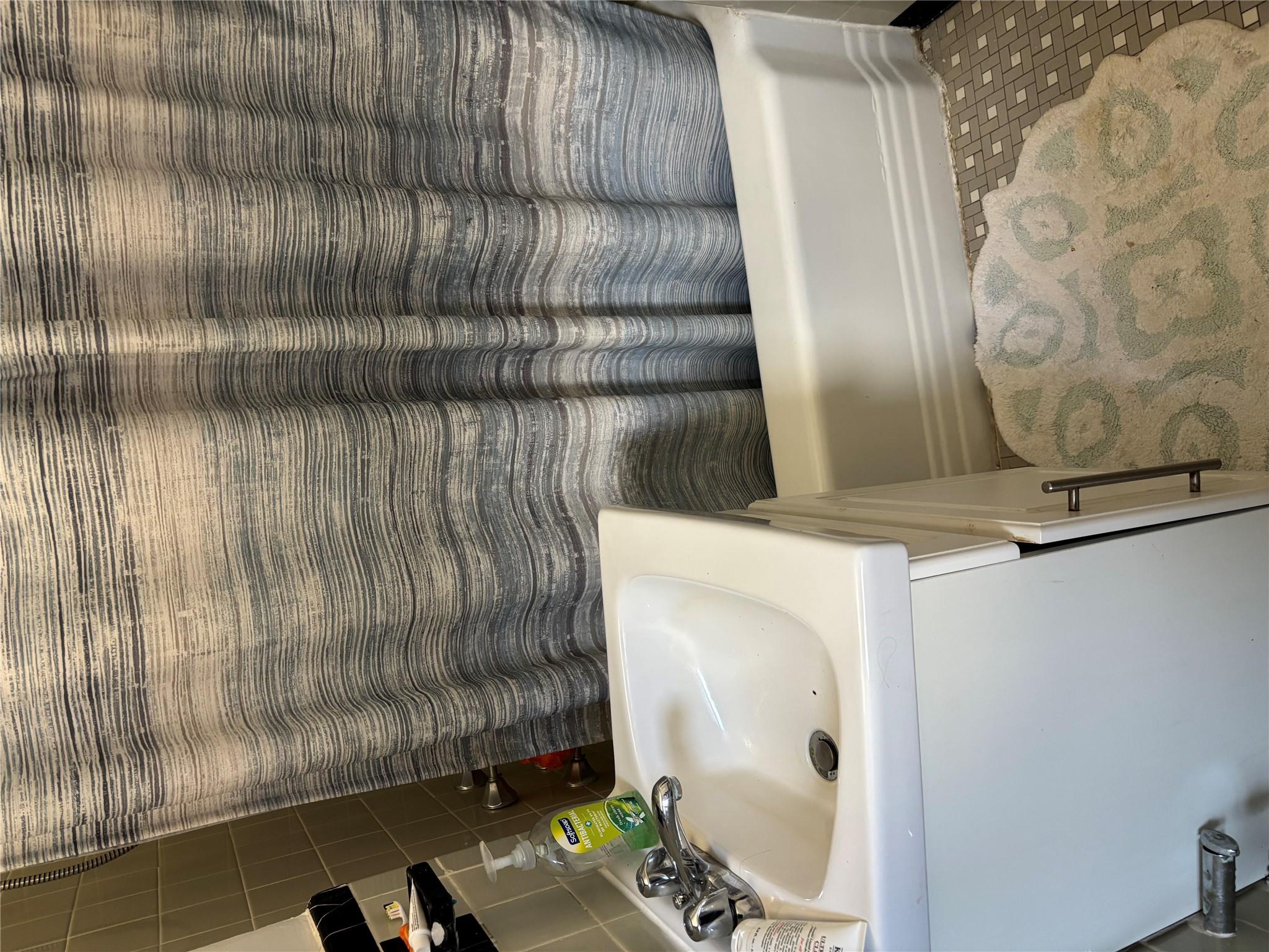 285 Central Avenue # A8, Lawrence, NY 11559