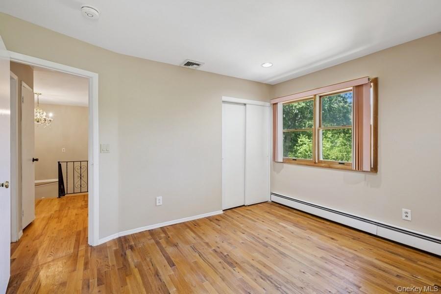 8 Cedar Place, Kings Park, NY 11754