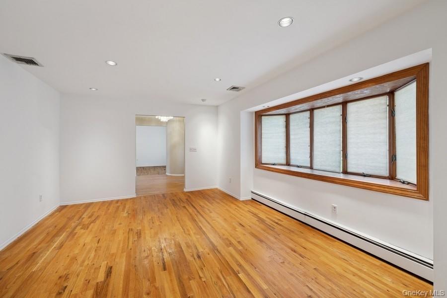 8 Cedar Place, Kings Park, NY 11754