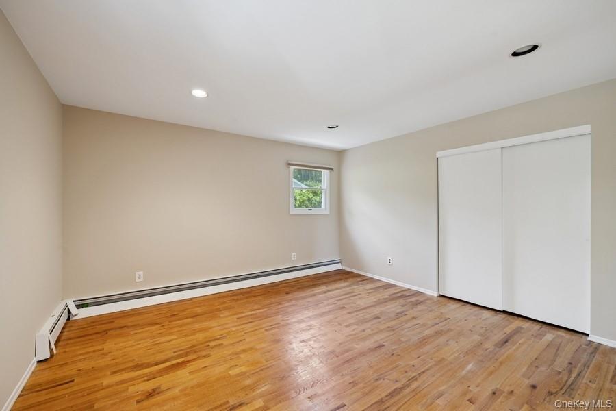 8 Cedar Place, Kings Park, NY 11754