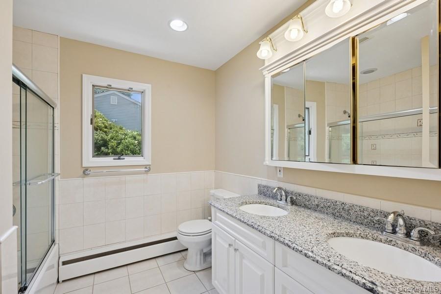 8 Cedar Place, Kings Park, NY 11754