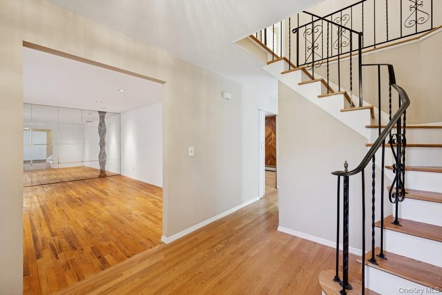 8 Cedar Place, Kings Park, NY 11754