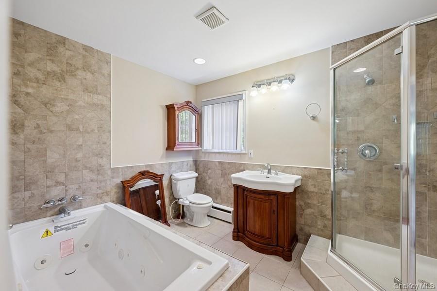 8 Cedar Place, Kings Park, NY 11754