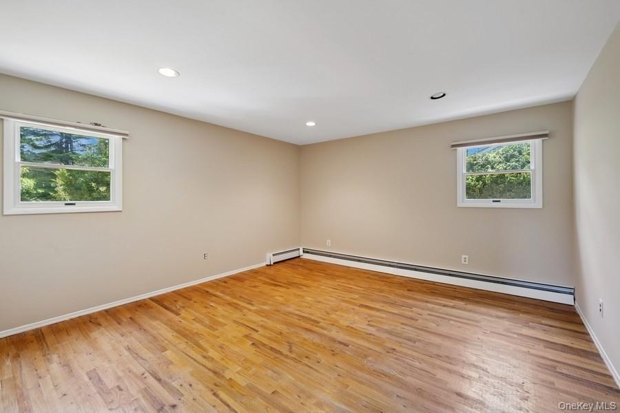 8 Cedar Place, Kings Park, NY 11754