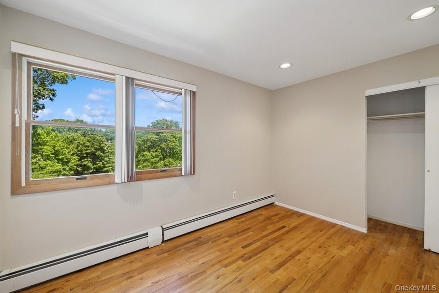 8 Cedar Place, Kings Park, NY 11754