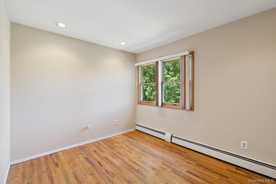 8 Cedar Place, Kings Park, NY 11754