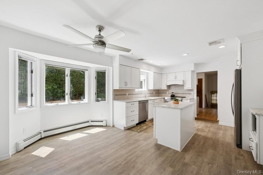 8 Cedar Place, Kings Park, NY 11754