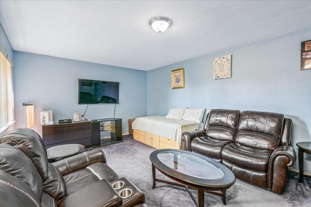 144-55 Melbourne Ave # 2E, Flushing, NY 11367