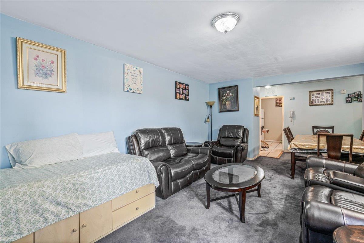 144-55 Melbourne Ave # 2E, Flushing, NY 11367