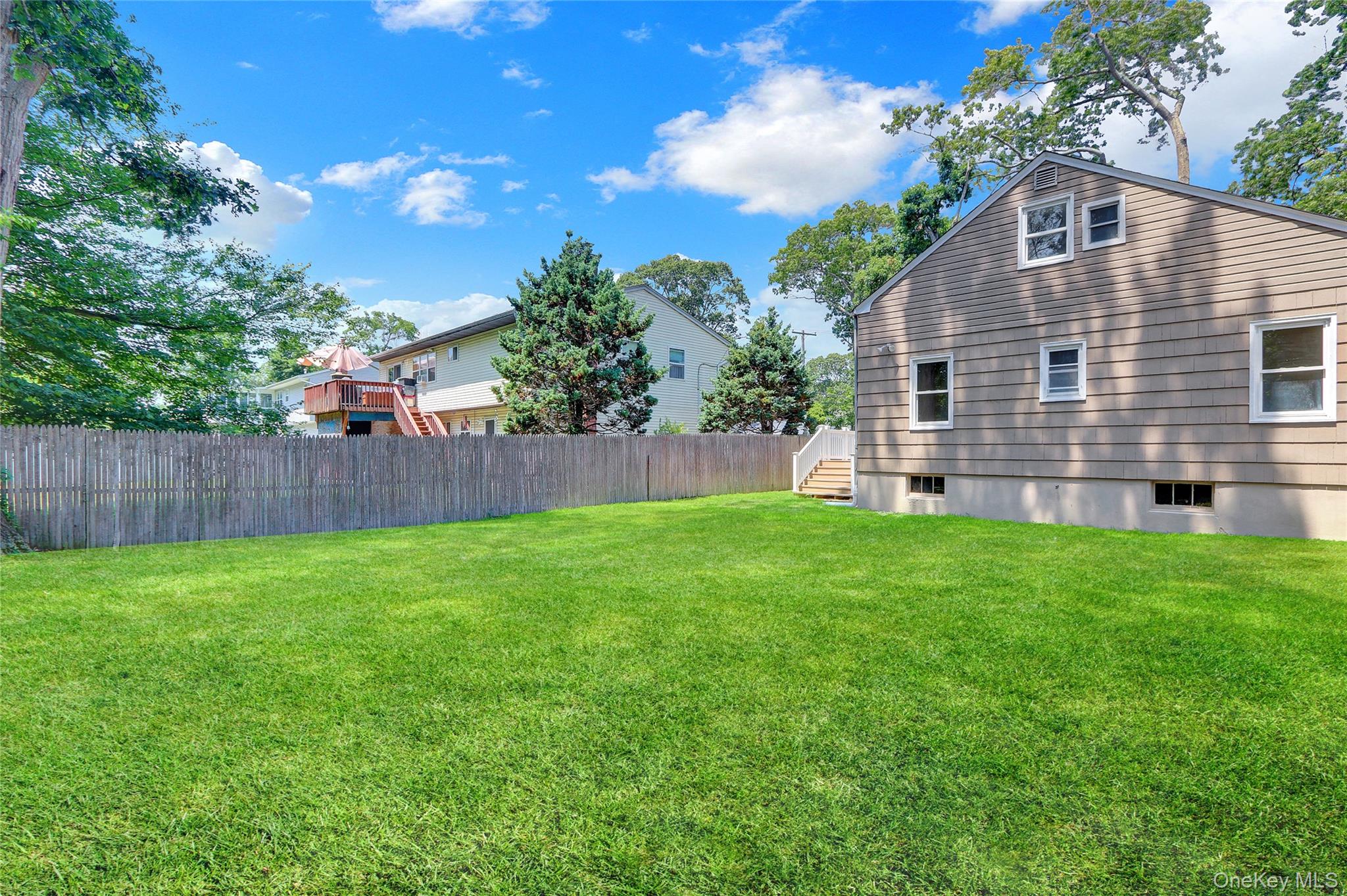 20 Whitman Avenue, Islip, NY 11751