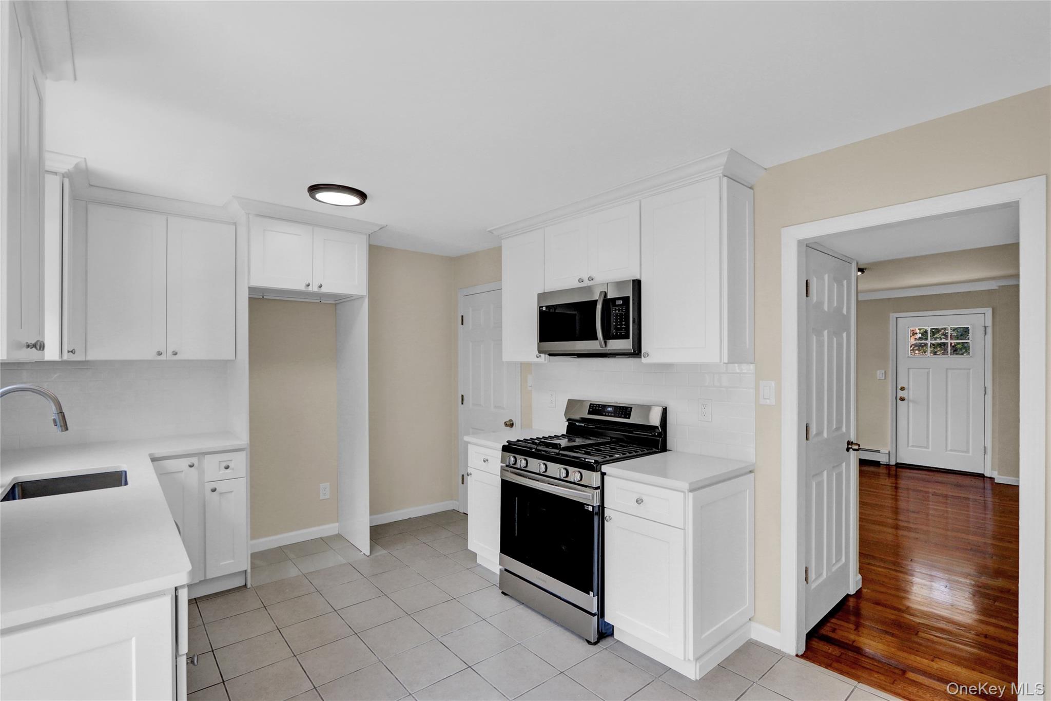 20 Whitman Avenue, Islip, NY 11751