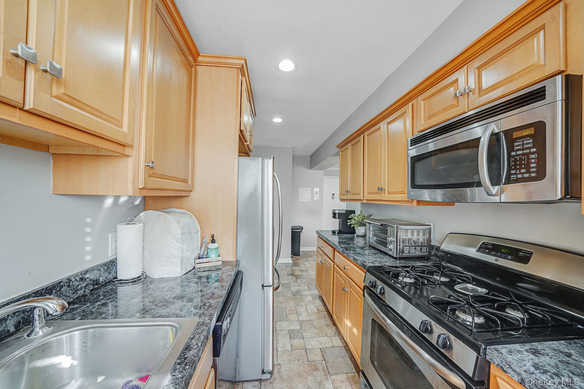 200 Atlantic Avenue # 331, Lynbrook, NY 11563