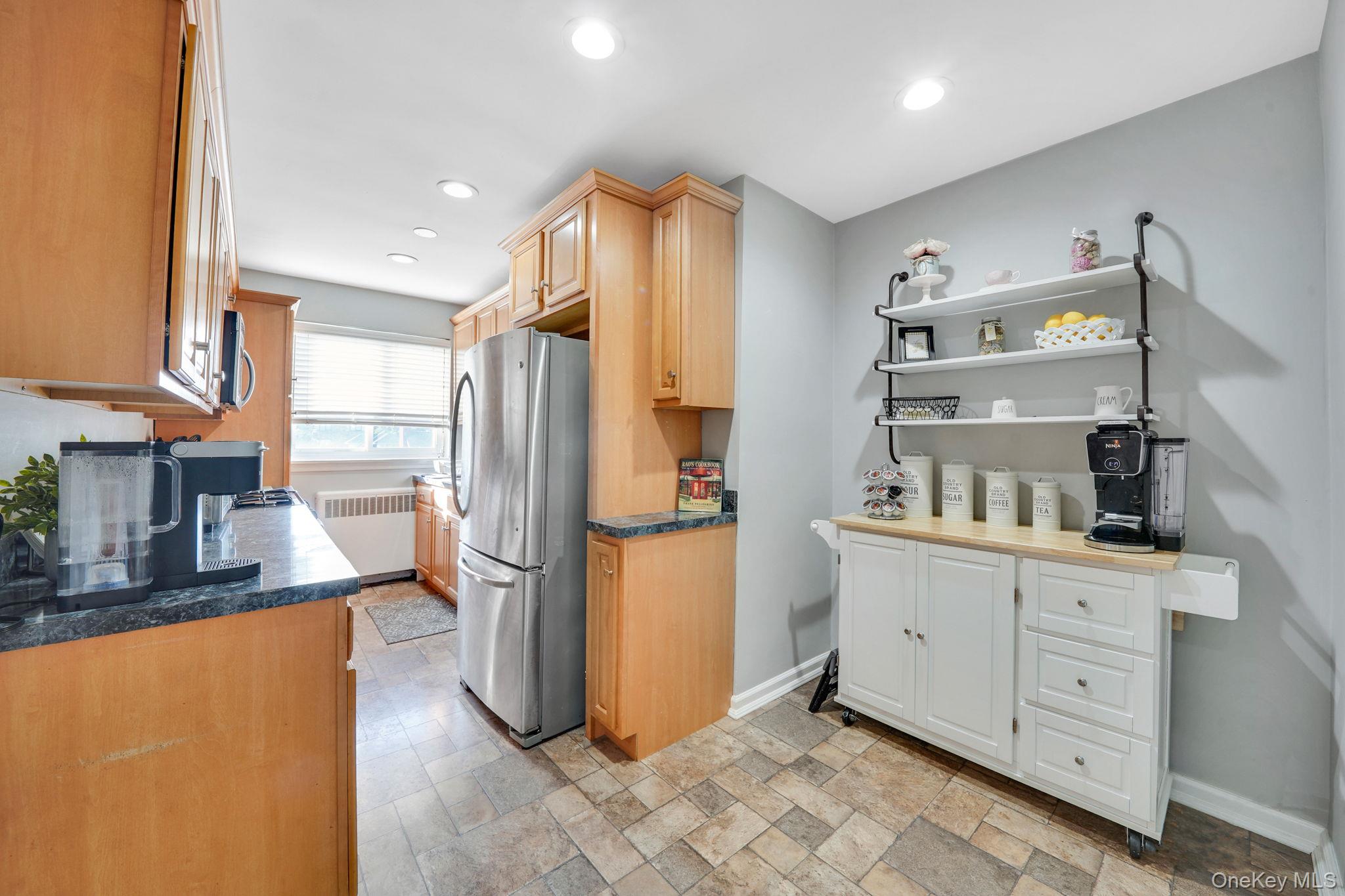 200 Atlantic Avenue # 331, Lynbrook, NY 11563