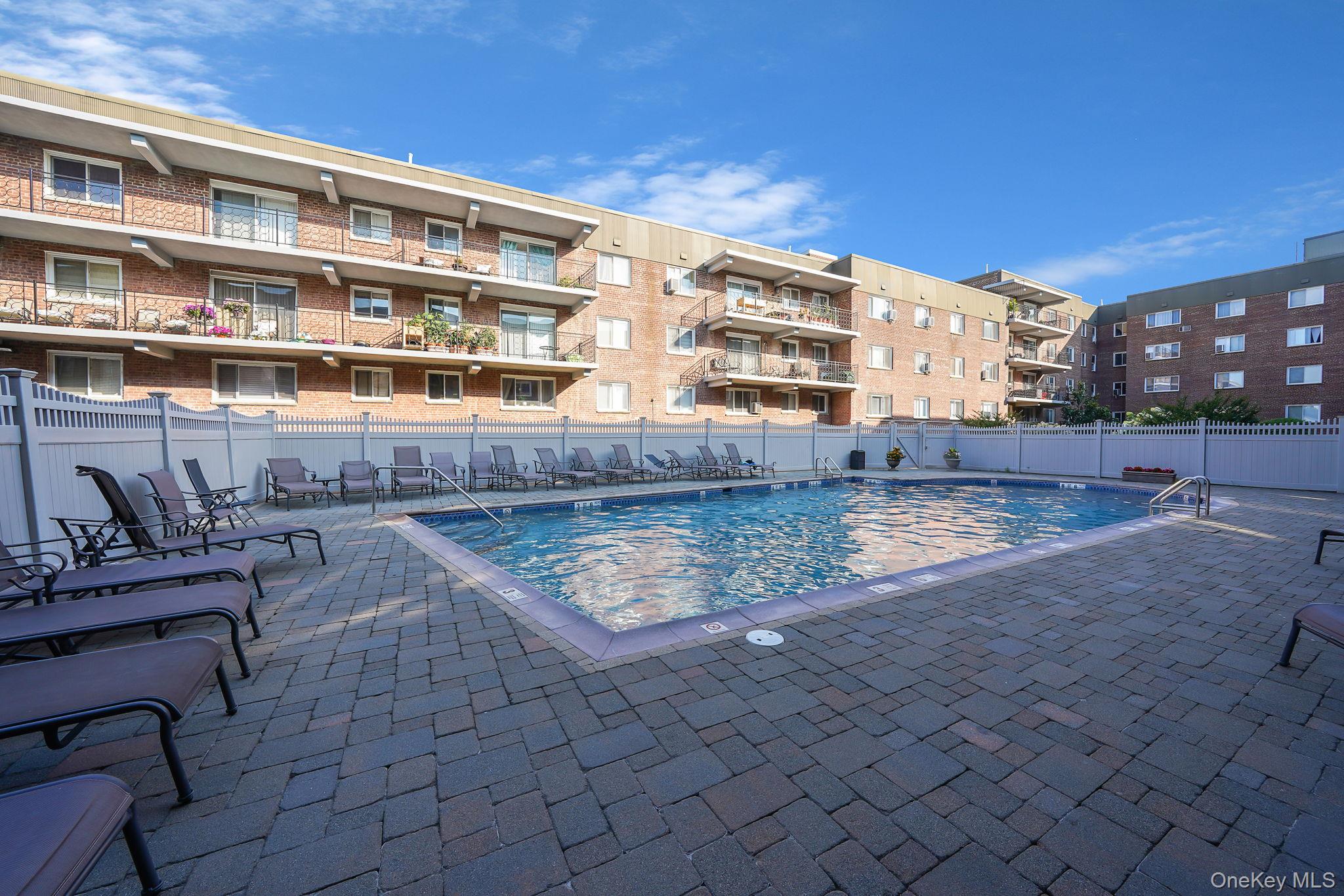 200 Atlantic Avenue # 331, Lynbrook, NY 11563