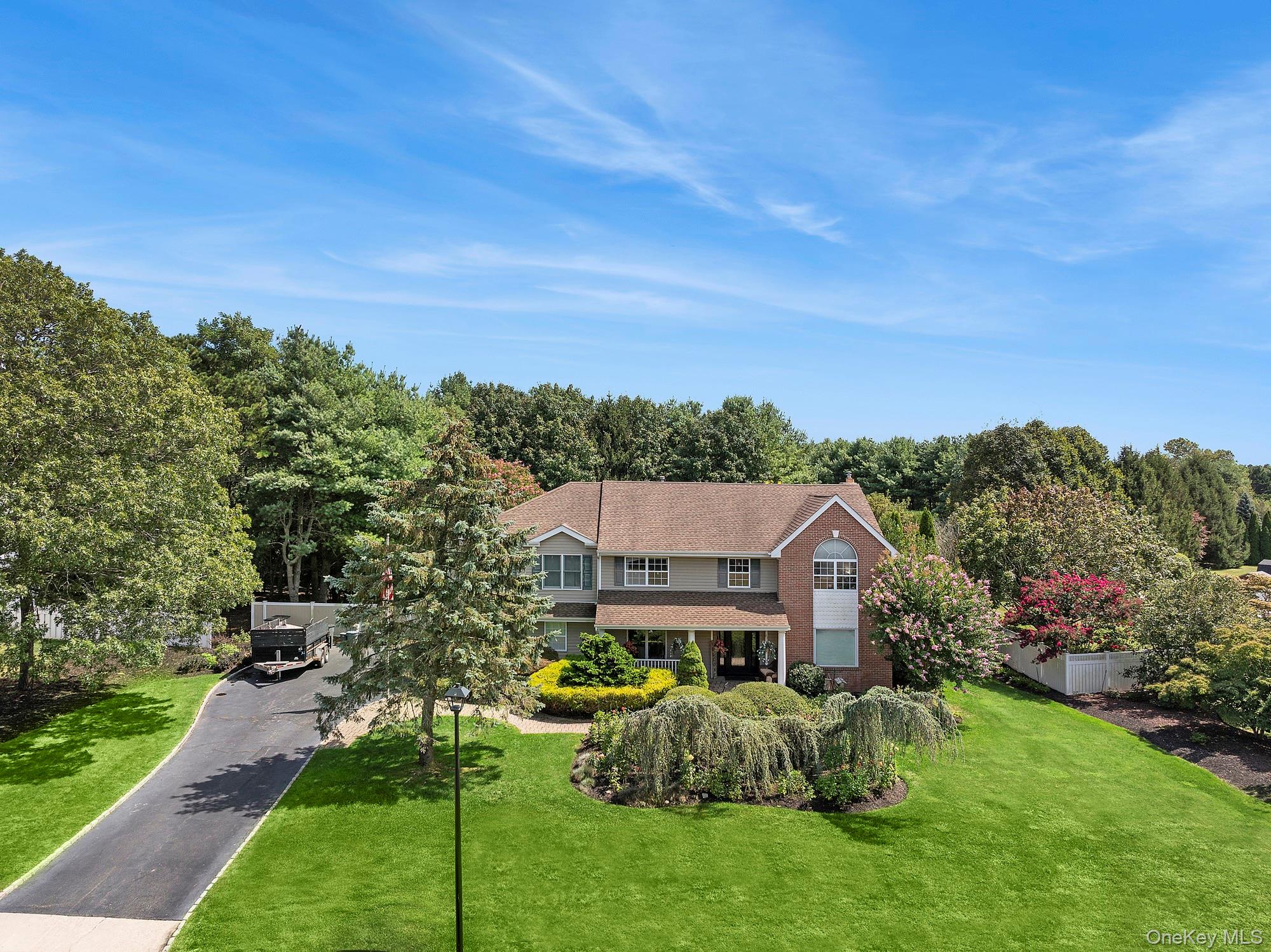 5 Windcrest Drive, Manorville, NY 11949