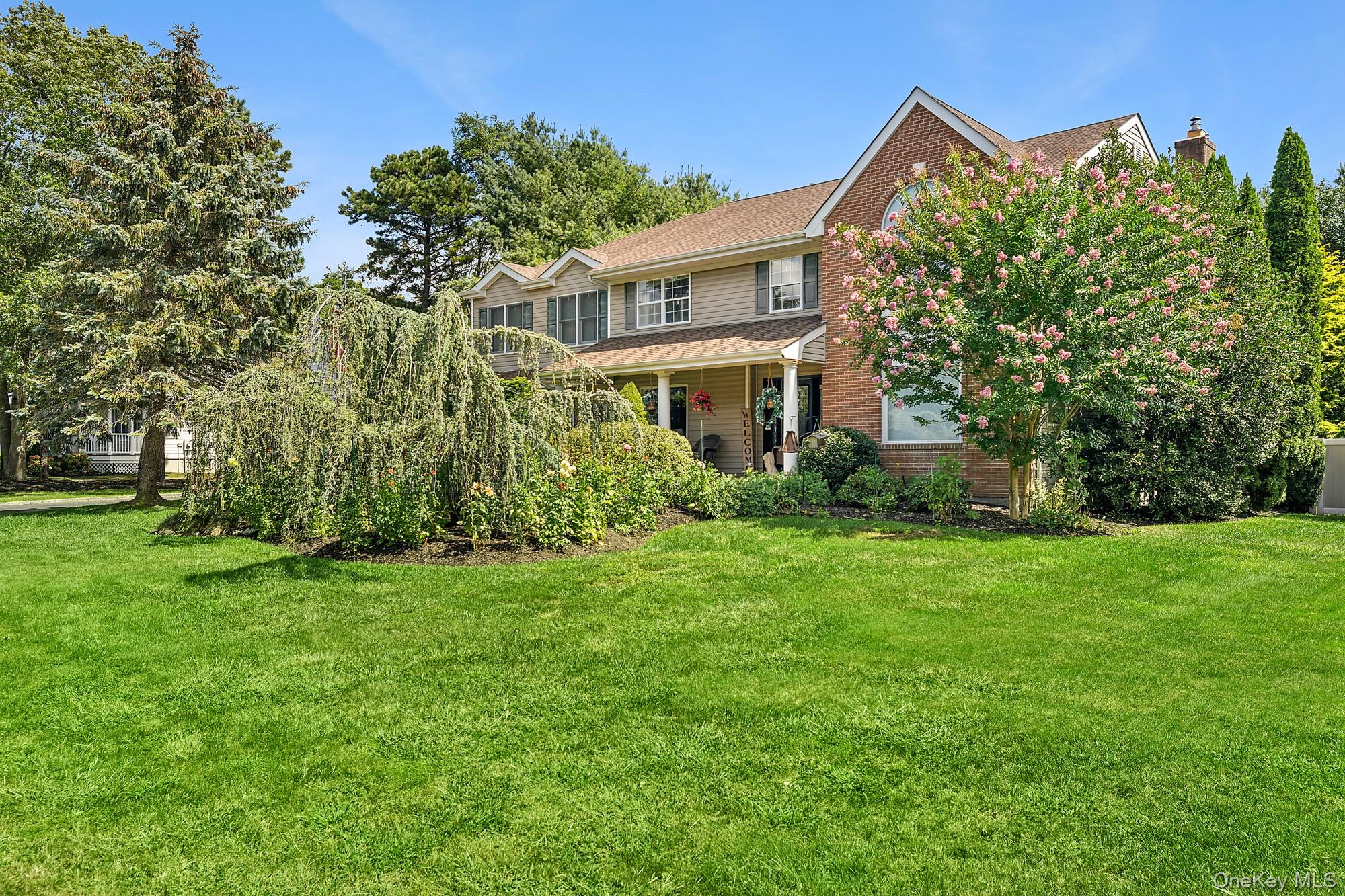 5 Windcrest Drive, Manorville, NY 11949