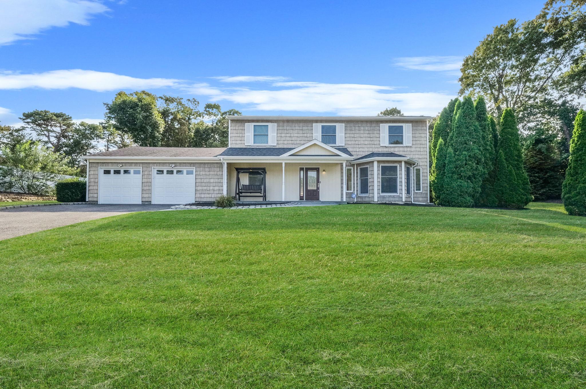 16 Griffin Drive, Mount Sinai, NY 11766