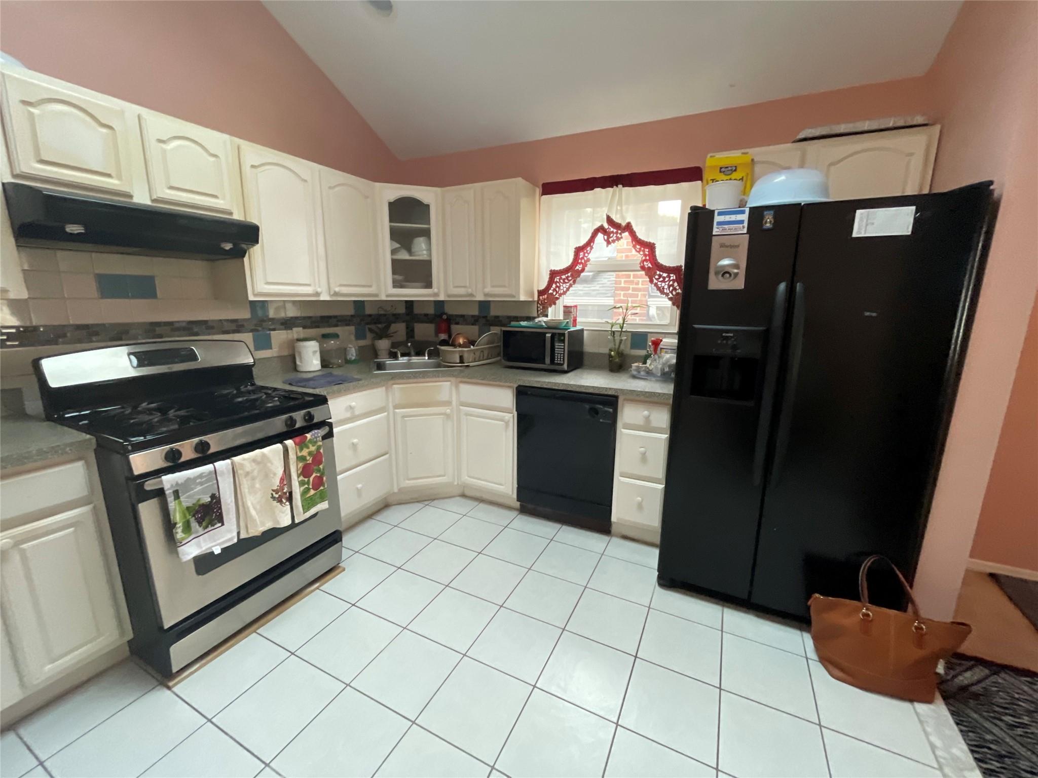 199 Wellesley Street, Hempstead, NY 11550