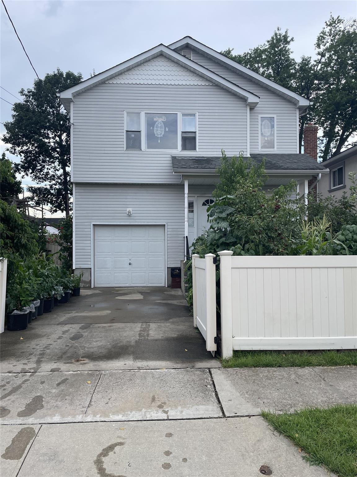 199 Wellesley Street, Hempstead, NY 11550