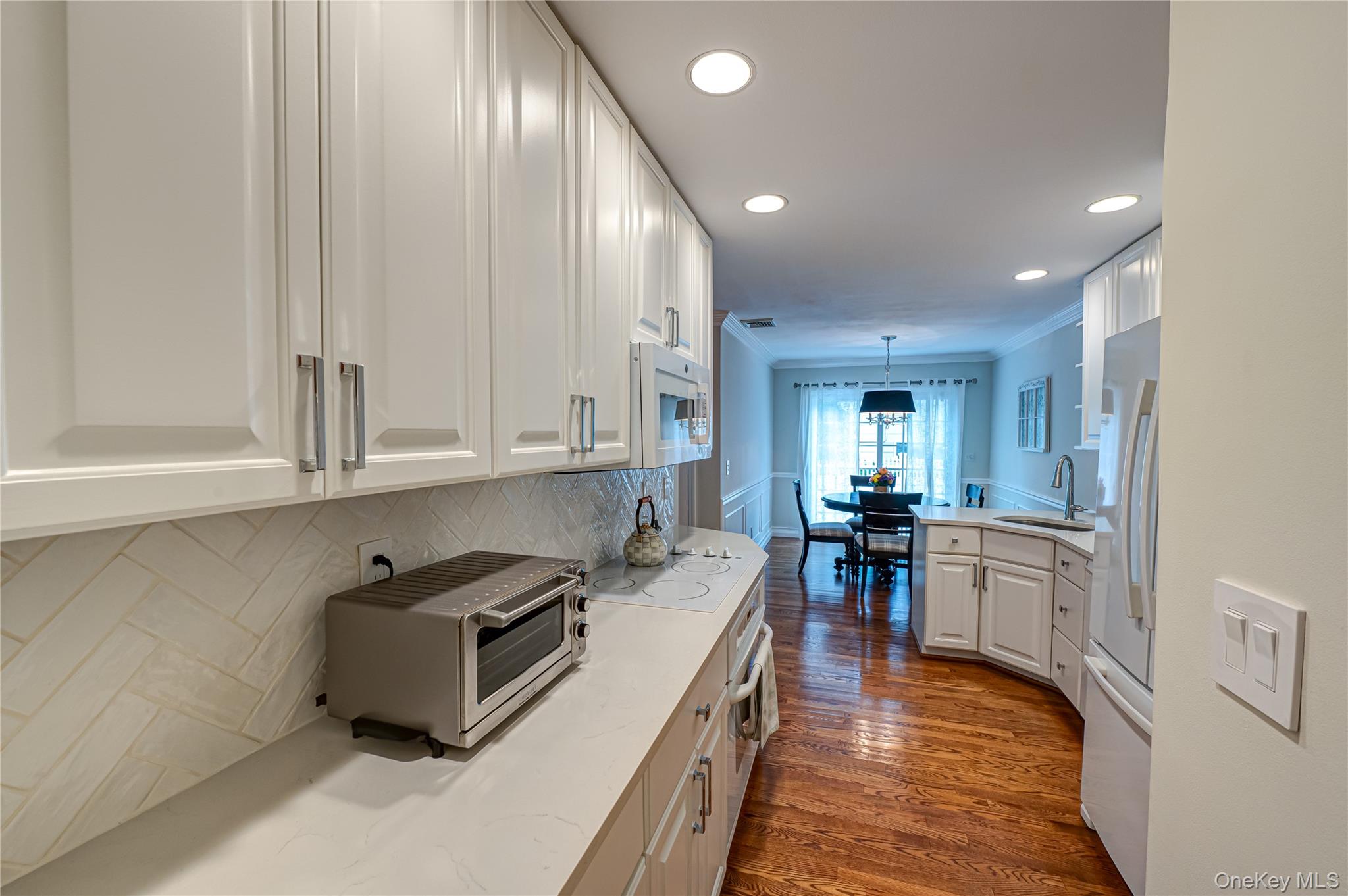 48 Archie Place, West Islip, NY 11795