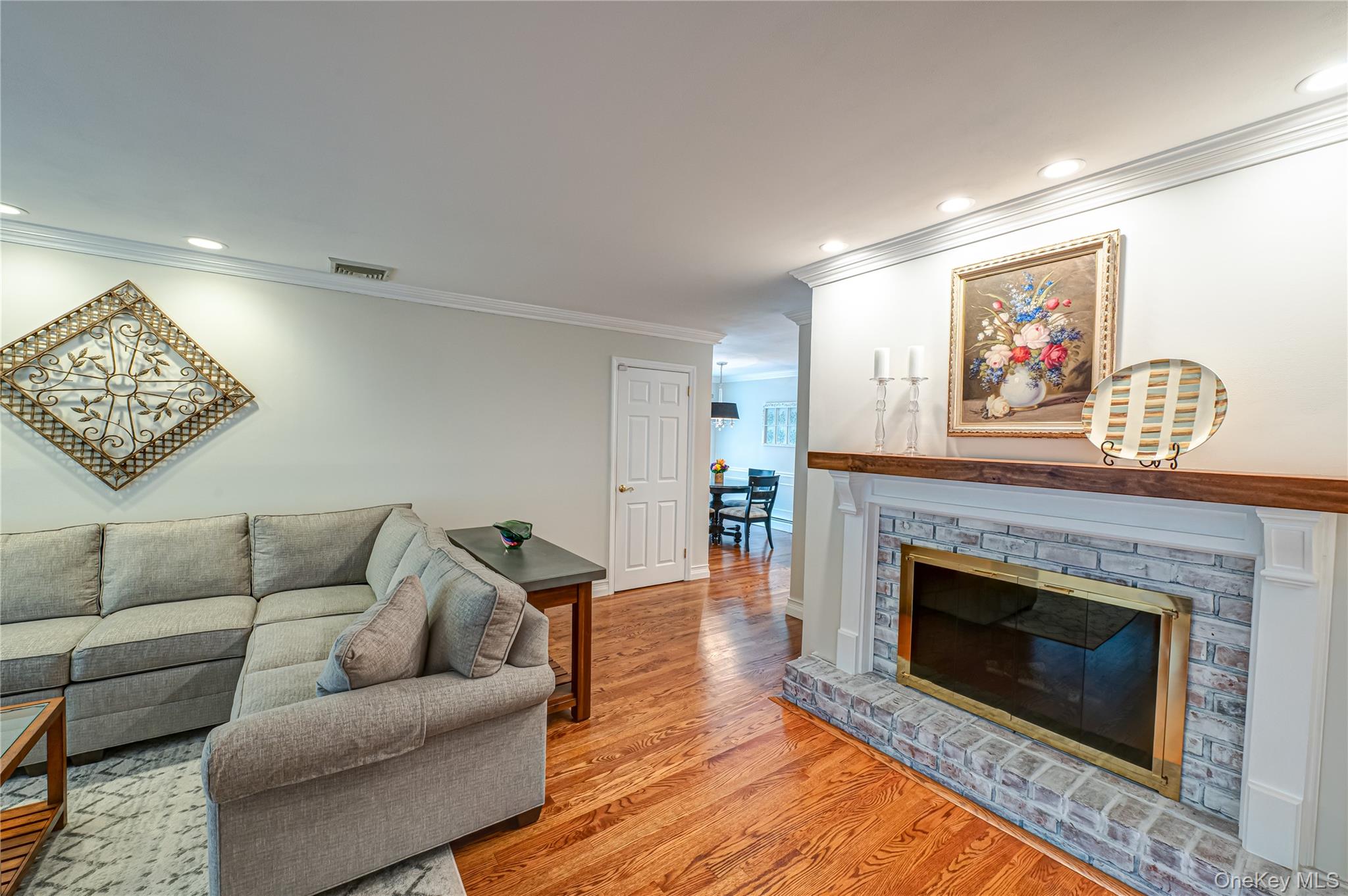 48 Archie Place, West Islip, NY 11795