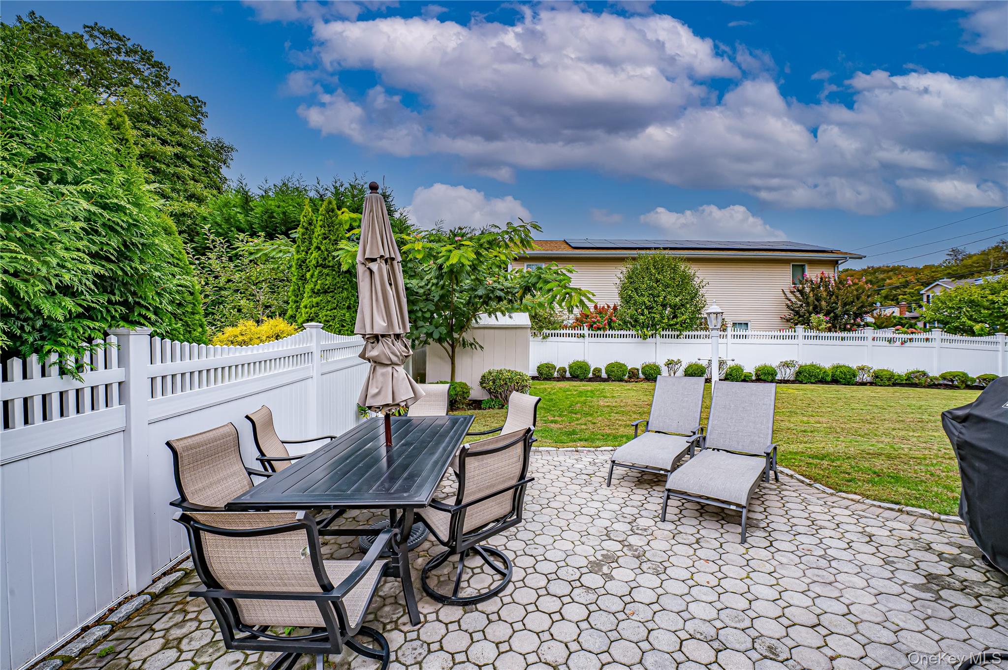 48 Archie Place, West Islip, NY 11795