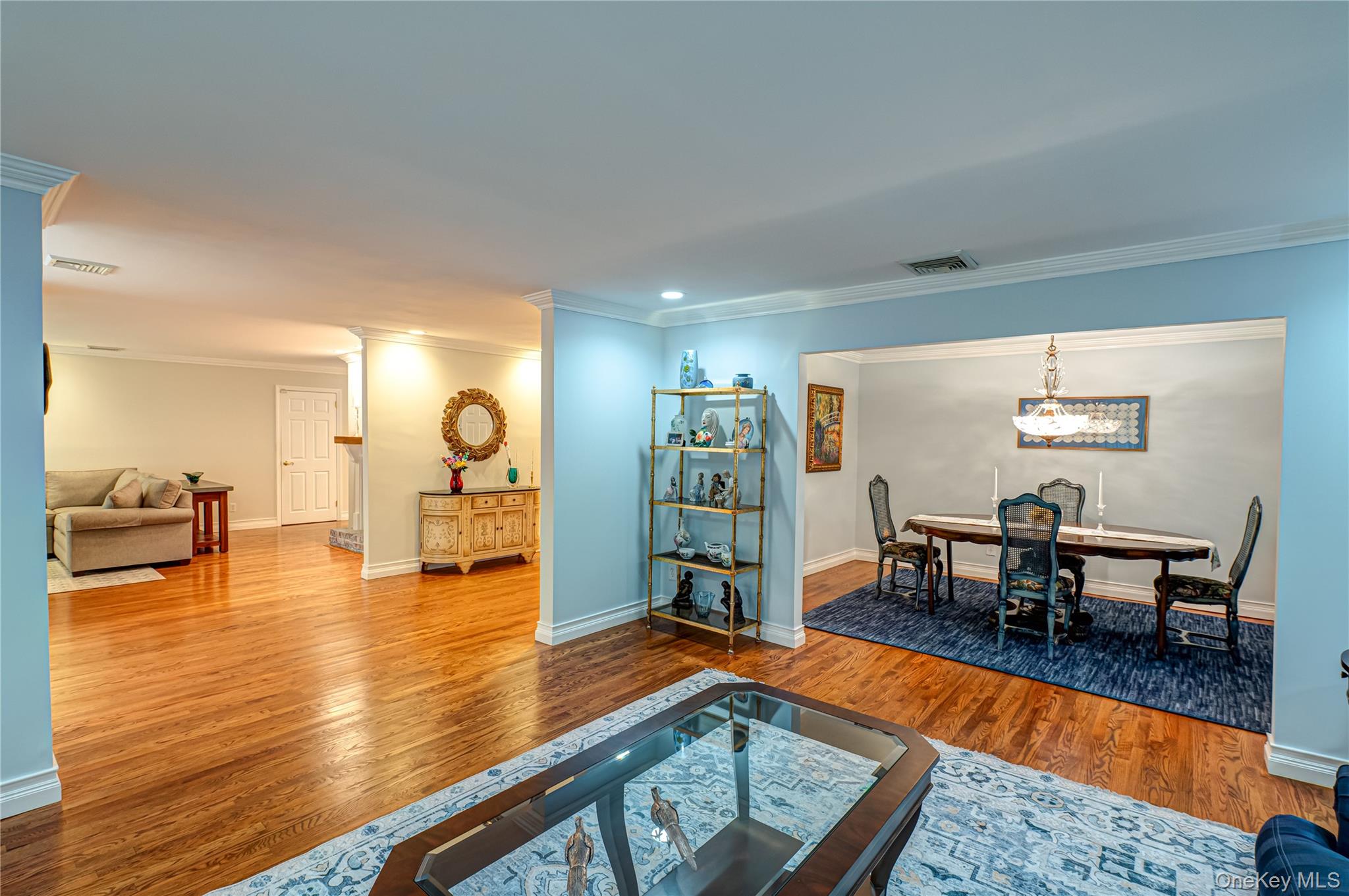 48 Archie Place, West Islip, NY 11795