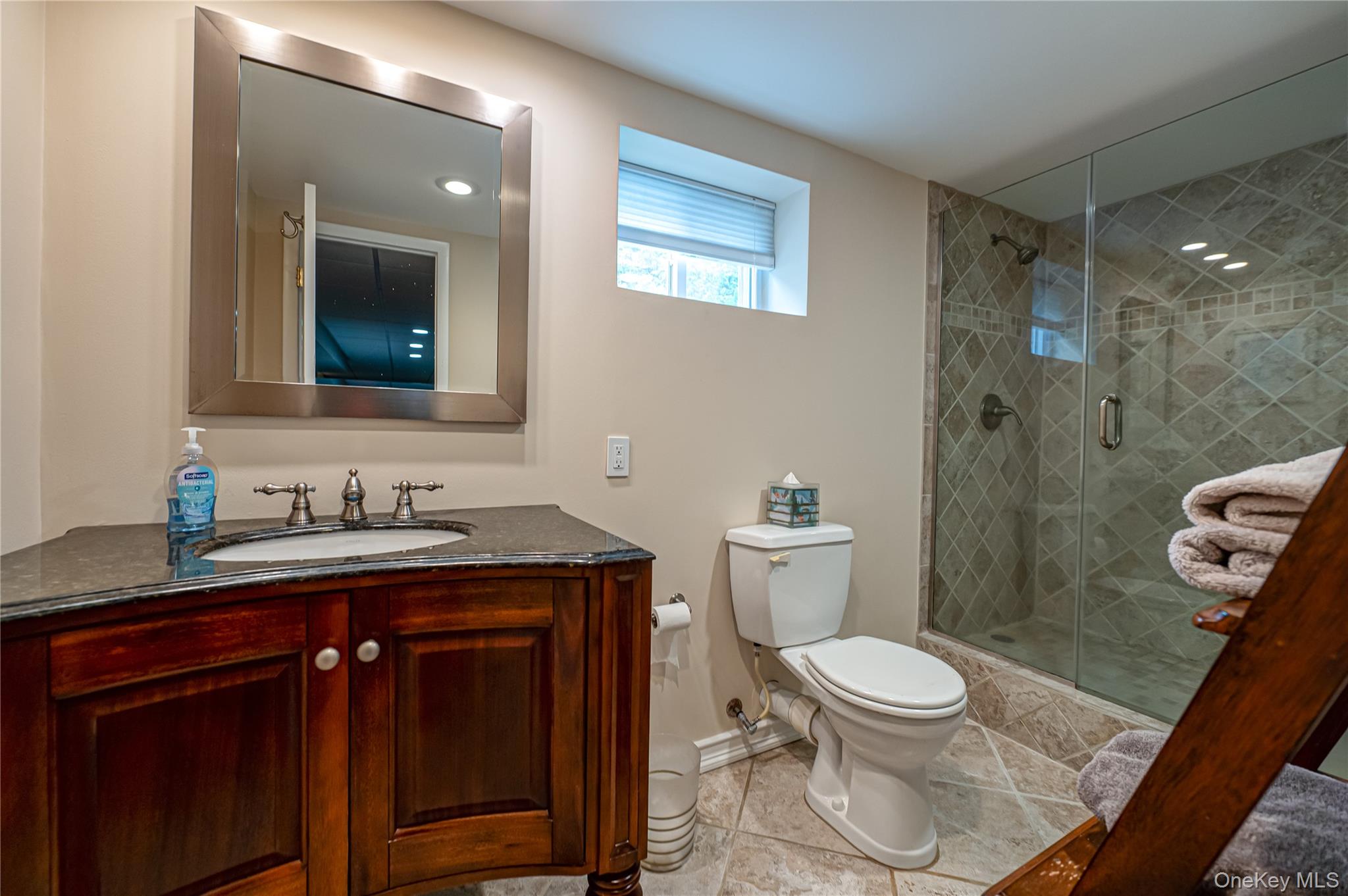 48 Archie Place, West Islip, NY 11795