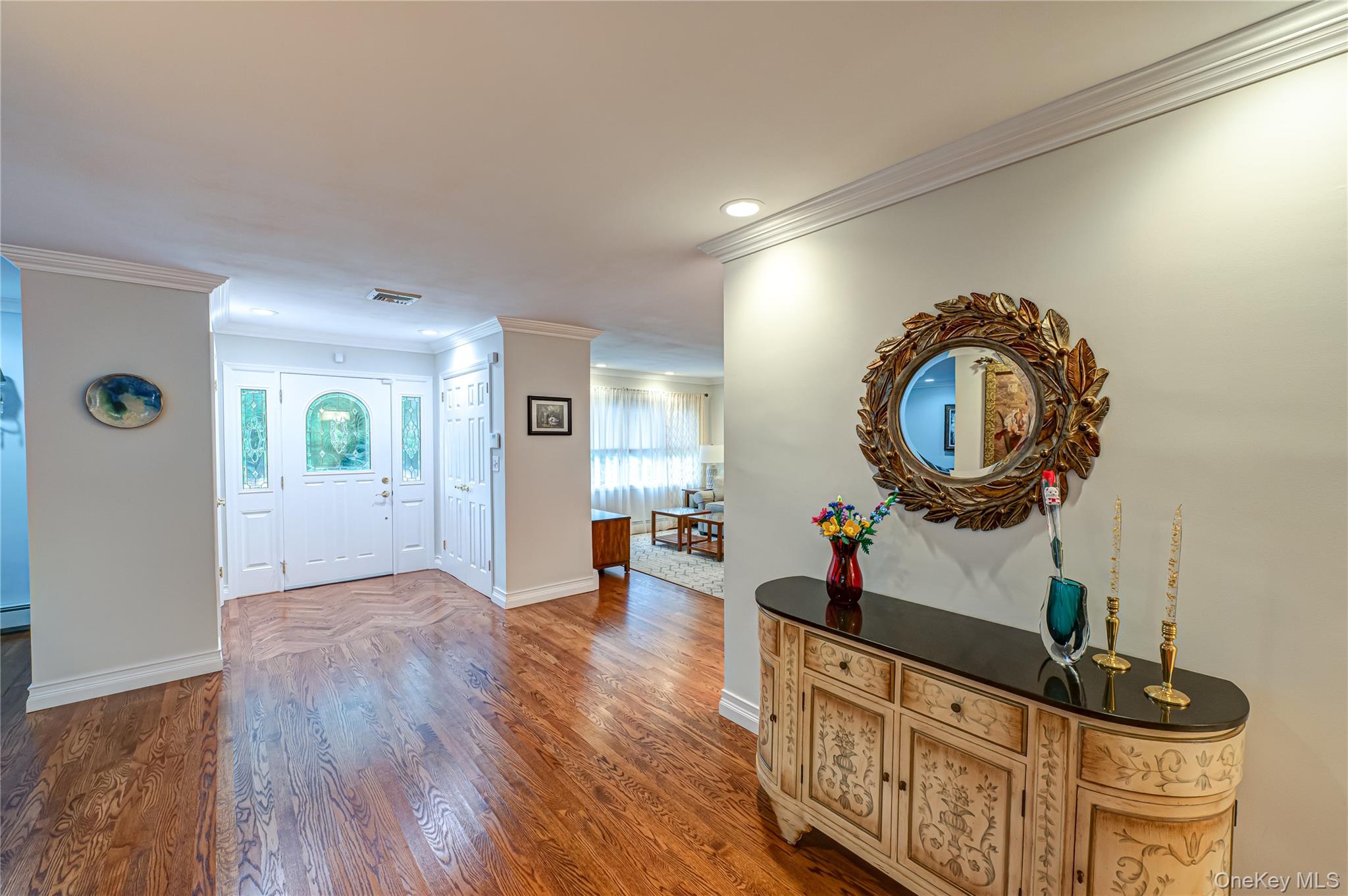 48 Archie Place, West Islip, NY 11795