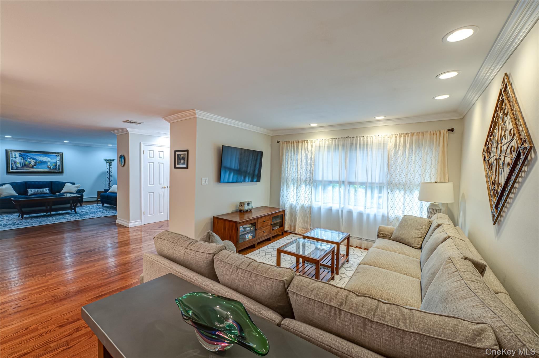 48 Archie Place, West Islip, NY 11795