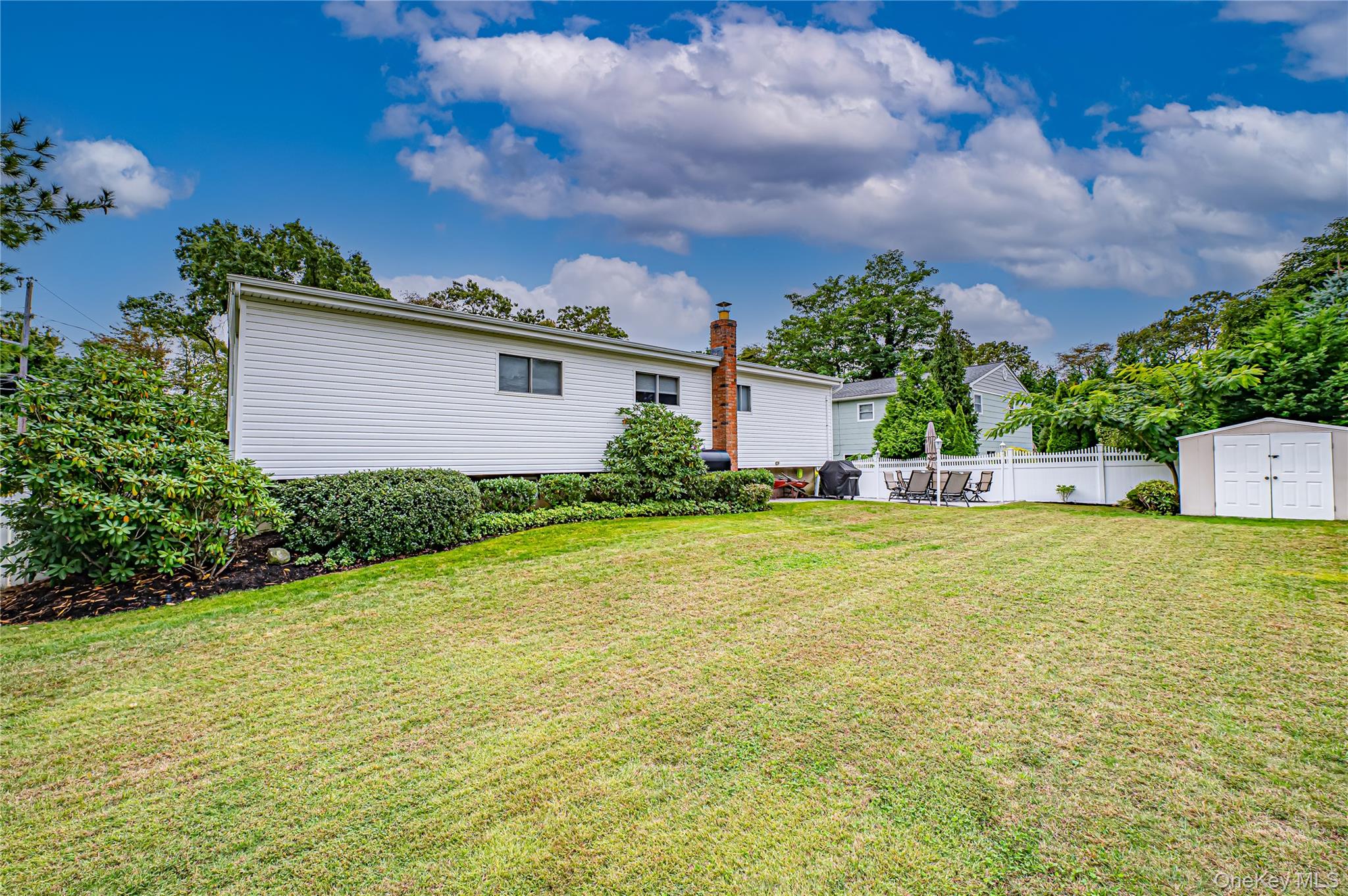 48 Archie Place, West Islip, NY 11795