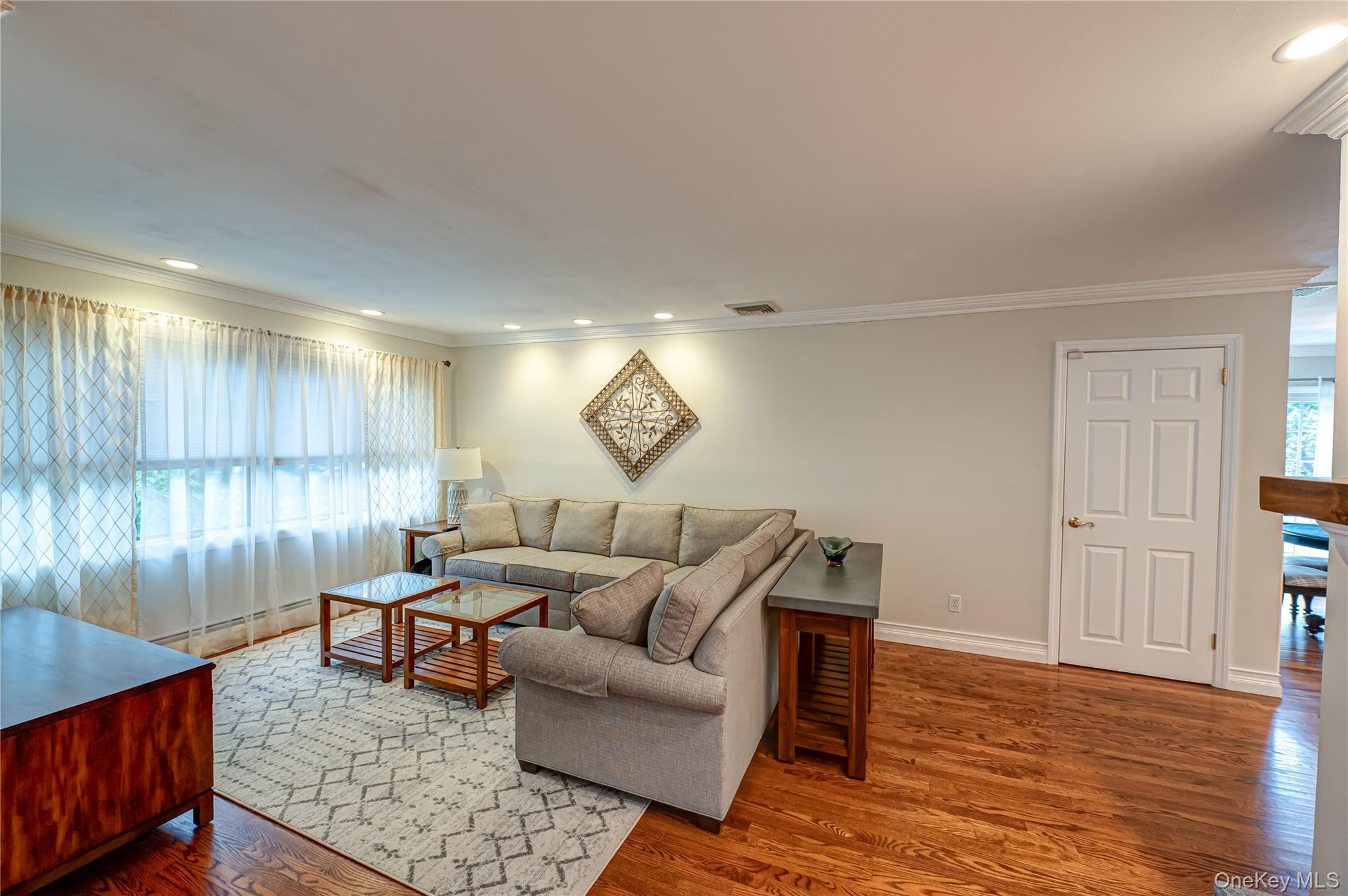 48 Archie Place, West Islip, NY 11795