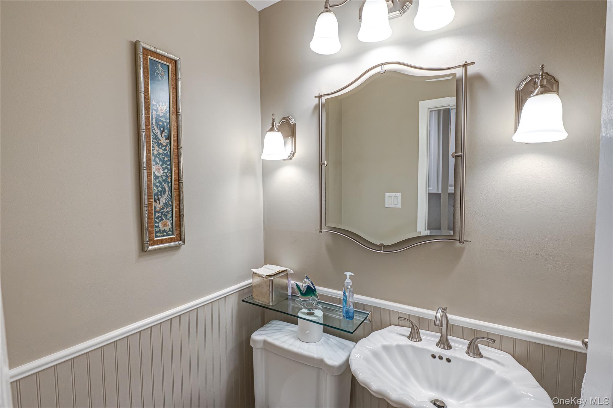 48 Archie Place, West Islip, NY 11795