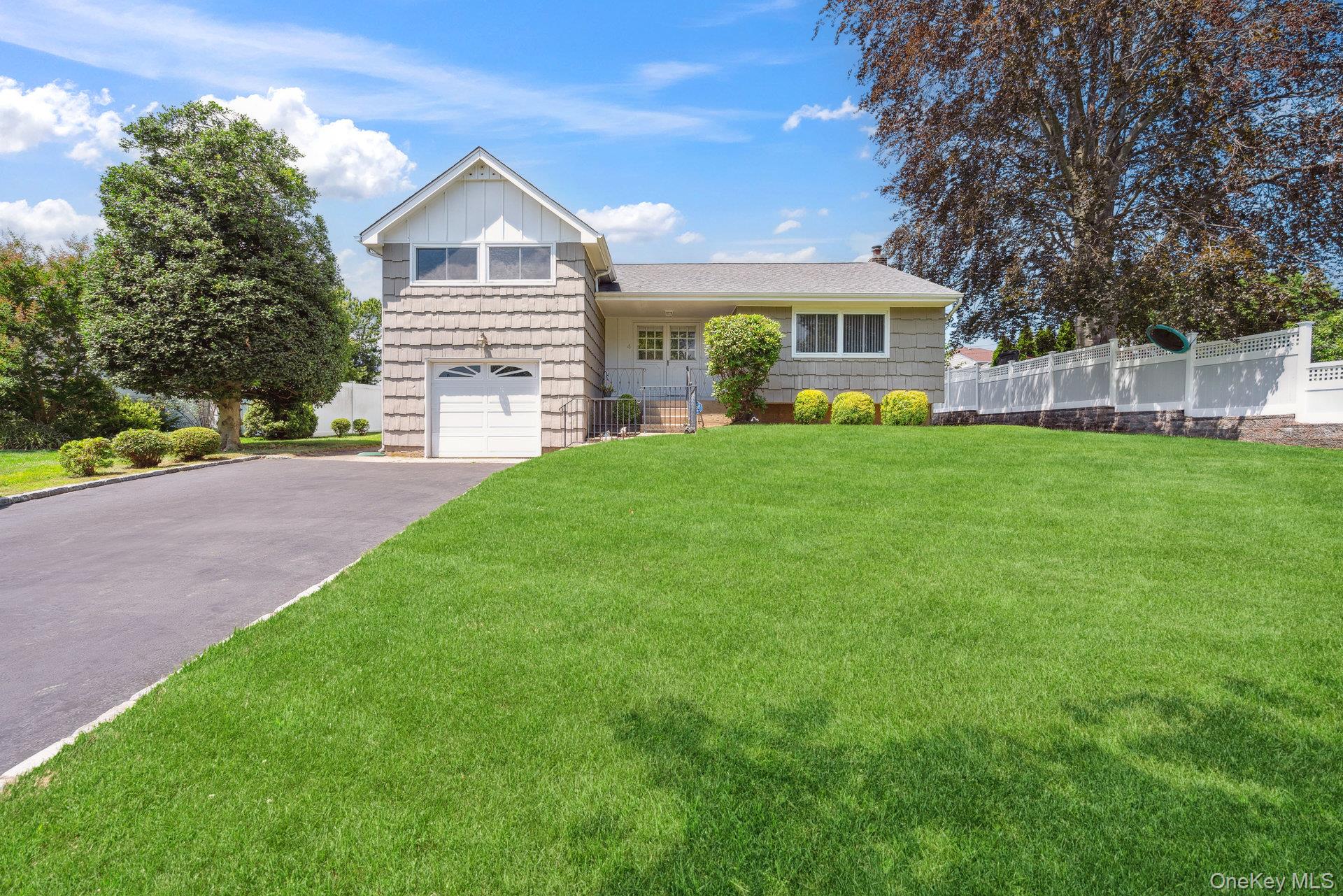 4 Jonquill Lane, Kings Park, NY 11754