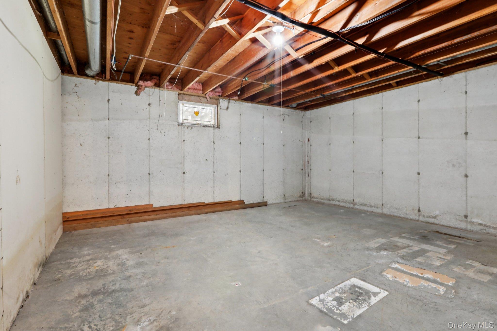 7 Elizabeth Court, Spring Valley, NY 10977