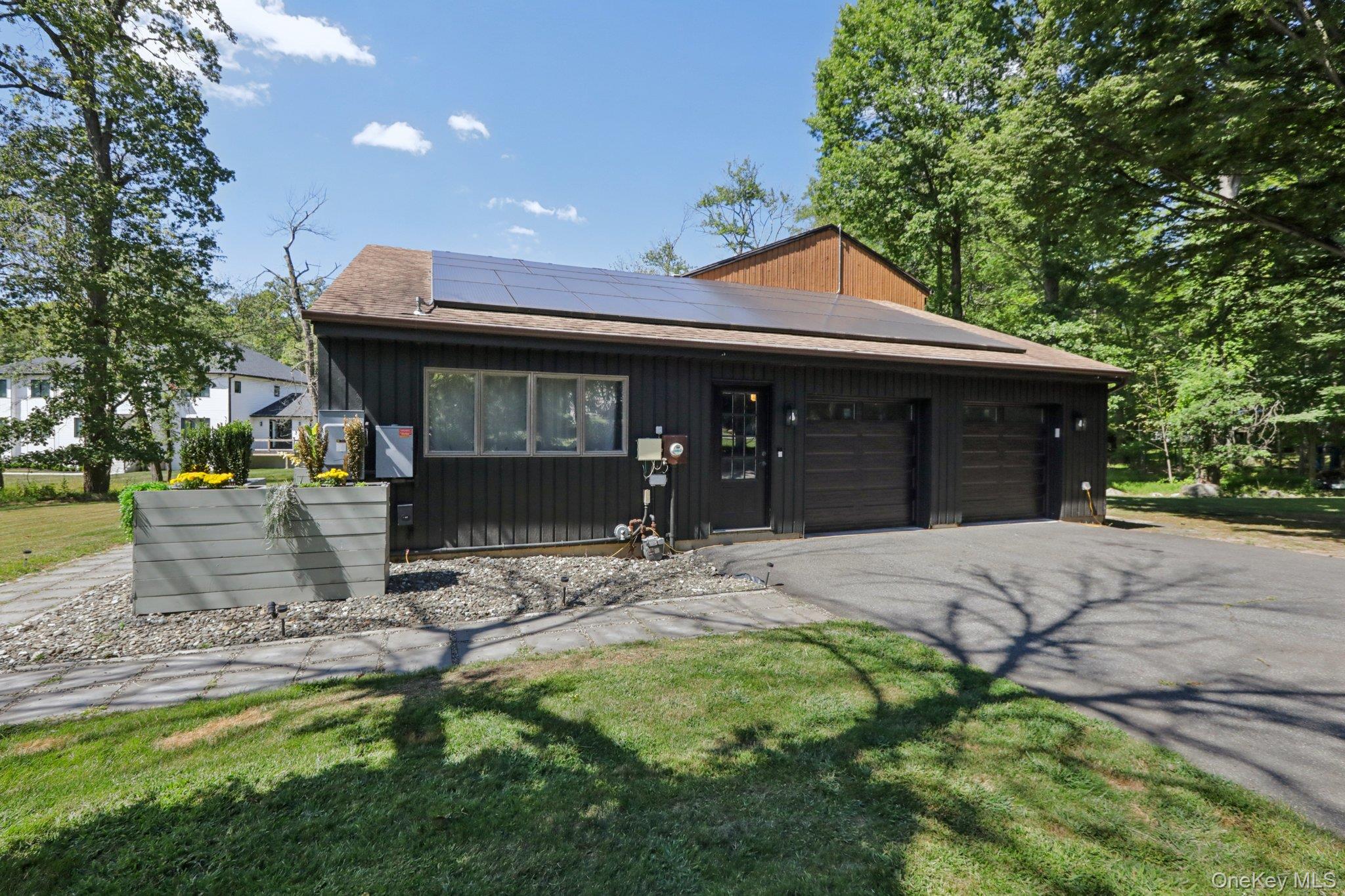 7 Elizabeth Court, Spring Valley, NY 10977