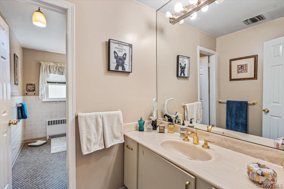 2957 214th Place, Bayside, NY 11360