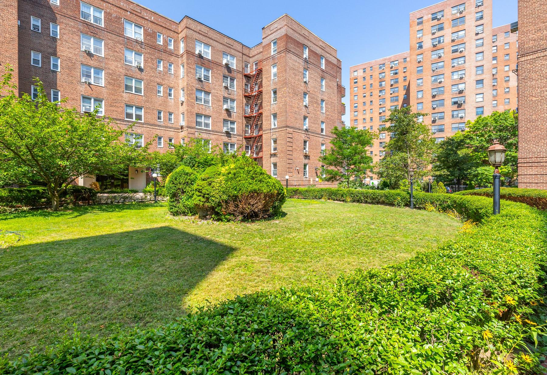 99-41 64 Avenue # B17, Rego Park, NY 11374
